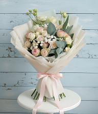Букет цветов из:  Розы и Лизиантусы в Любимовке