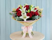 Букет цветов из:  Лилии и Розы #REPLACE_PRED# Любимовке