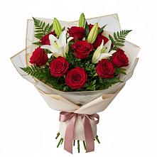 Букет цветов из:  Лилии и Розы #REPLACE_PRED# Любимовке