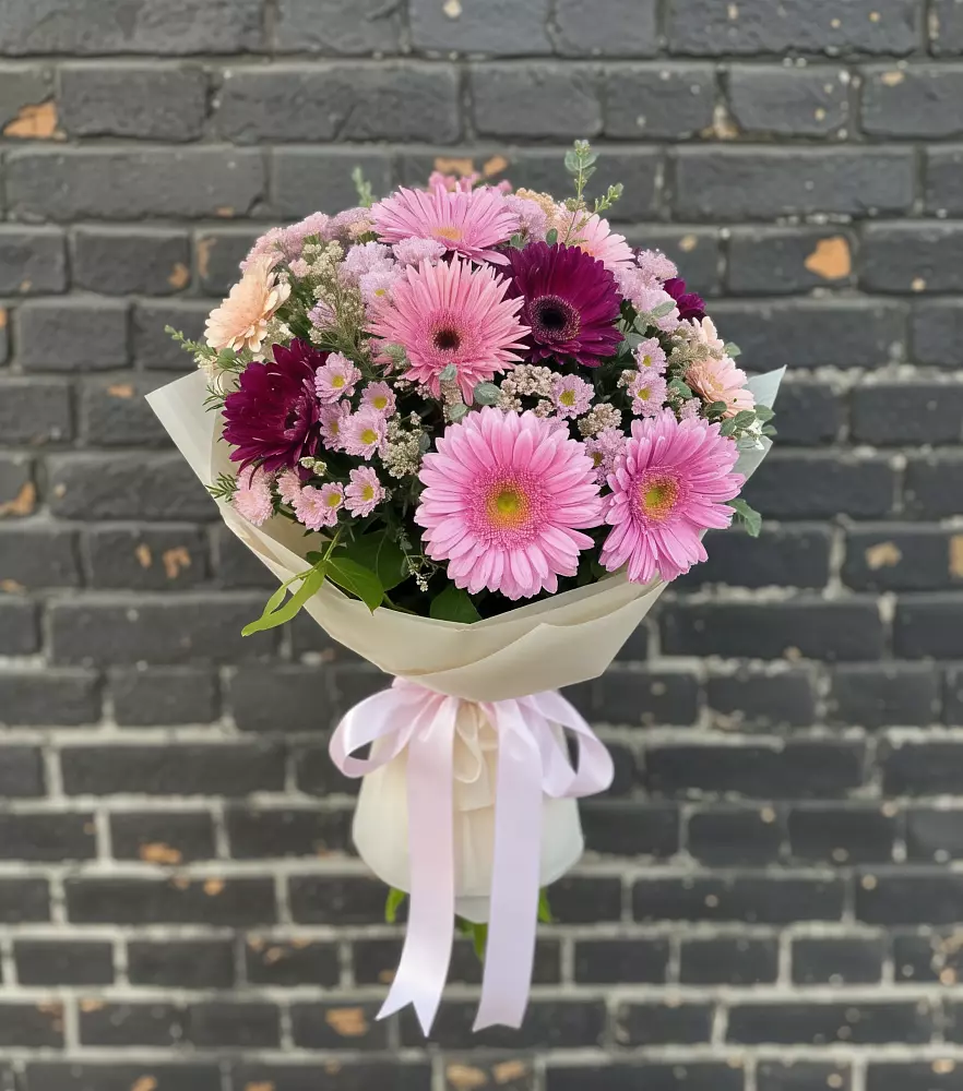 Букет цветов из: Герберы и Хризантемы в Любимовке