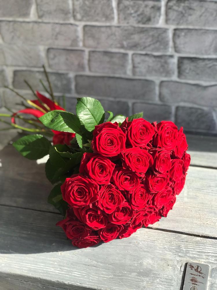 Букет Красные розы Фридом в Любимовке