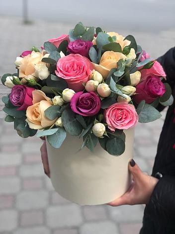Цветочная композиция из Розы в шляпной коробке в Любимовке