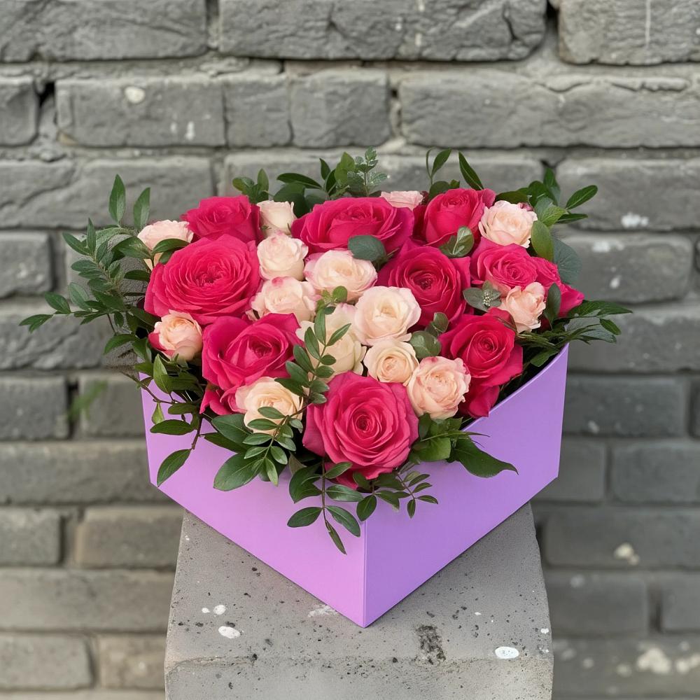 Цветочная композиция из Розы в коробке в Любимовке