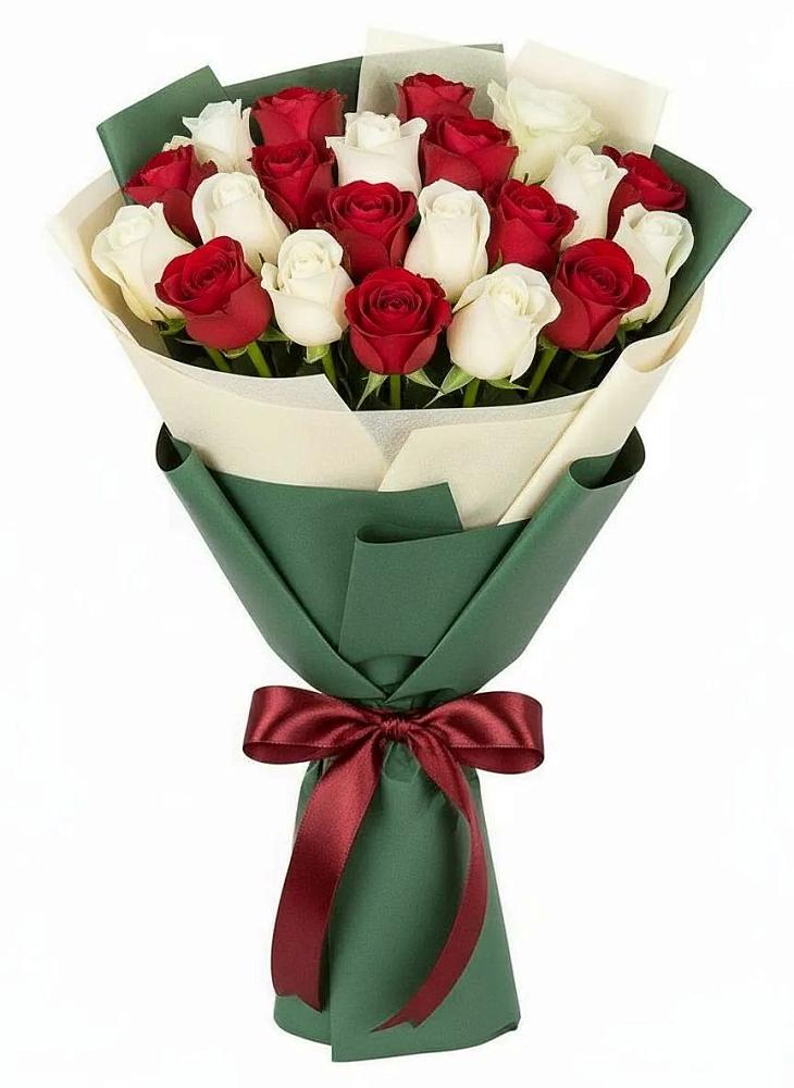 Букет Микс из красных и белых роз в Любимовке