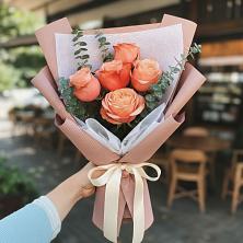 Букет цветов из:  Розы в Любимовке