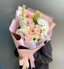 Букет цветов из:  Хризантемы и Розы в Любимовке