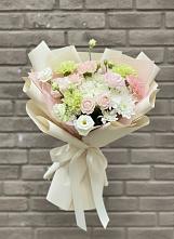Букет цветов из:  Гвоздики, Розы, Лизиантусы и Хризантемы в Любимовке