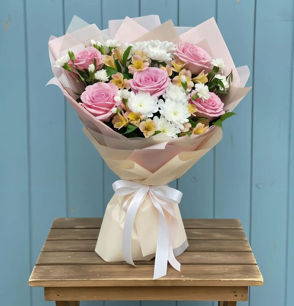 Букет цветов из: Гвоздики, Орхидеи и Розы в Любимовке