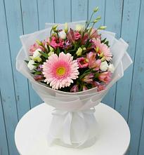 Букет цветов из:  Герберы, Альстромерии и Лизиантусы в Любимовке
