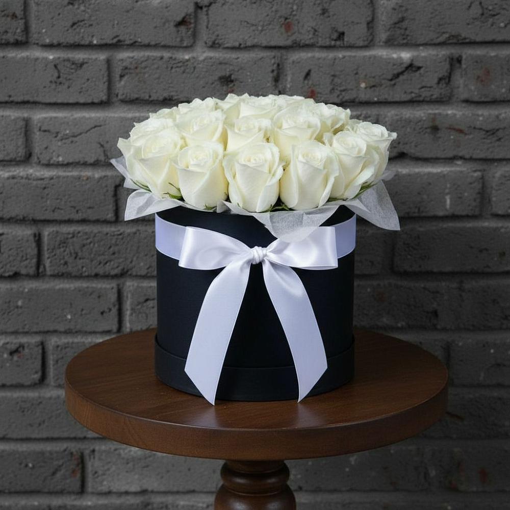 Цветочная композиция из Розы в шляпной коробке в Любимовке