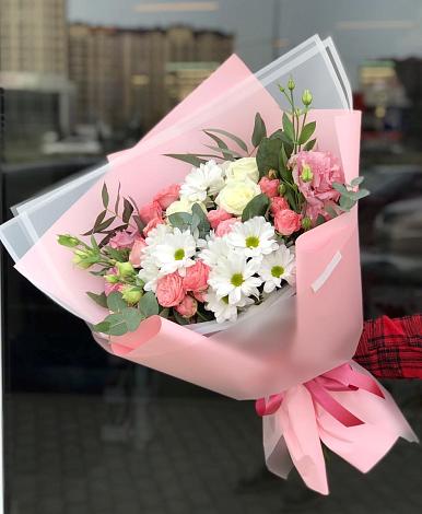 Букет цветов из: Розы, Лизиантусы и Хризантемы в Любимовке