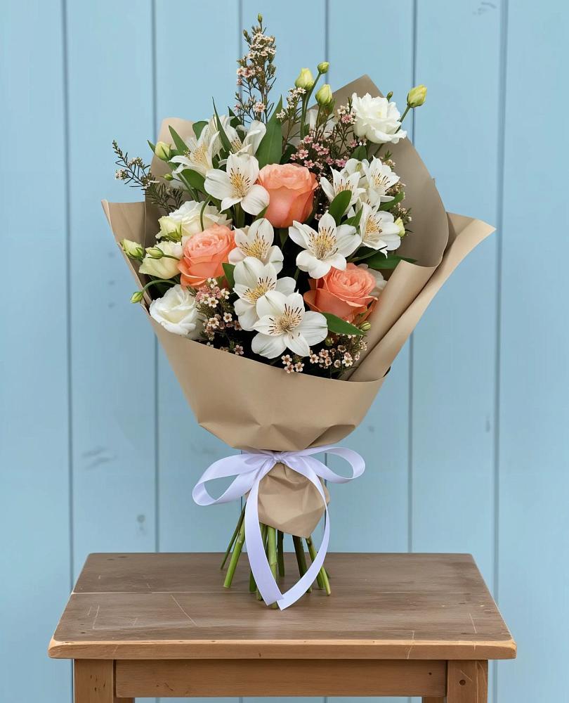 Букет цветов из: Альстромерии, Лизиантусы, Розы и Хризантемы в Любимовке