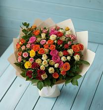 Букет Микс из разноцветных кустовых роз в Любимовке